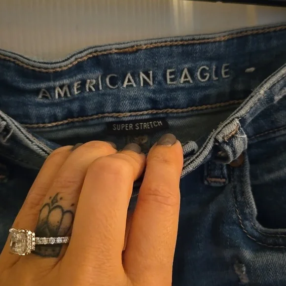 American Eagle Hi-Rise Shortie Shorts. Size 2. - Picture 3 of 4